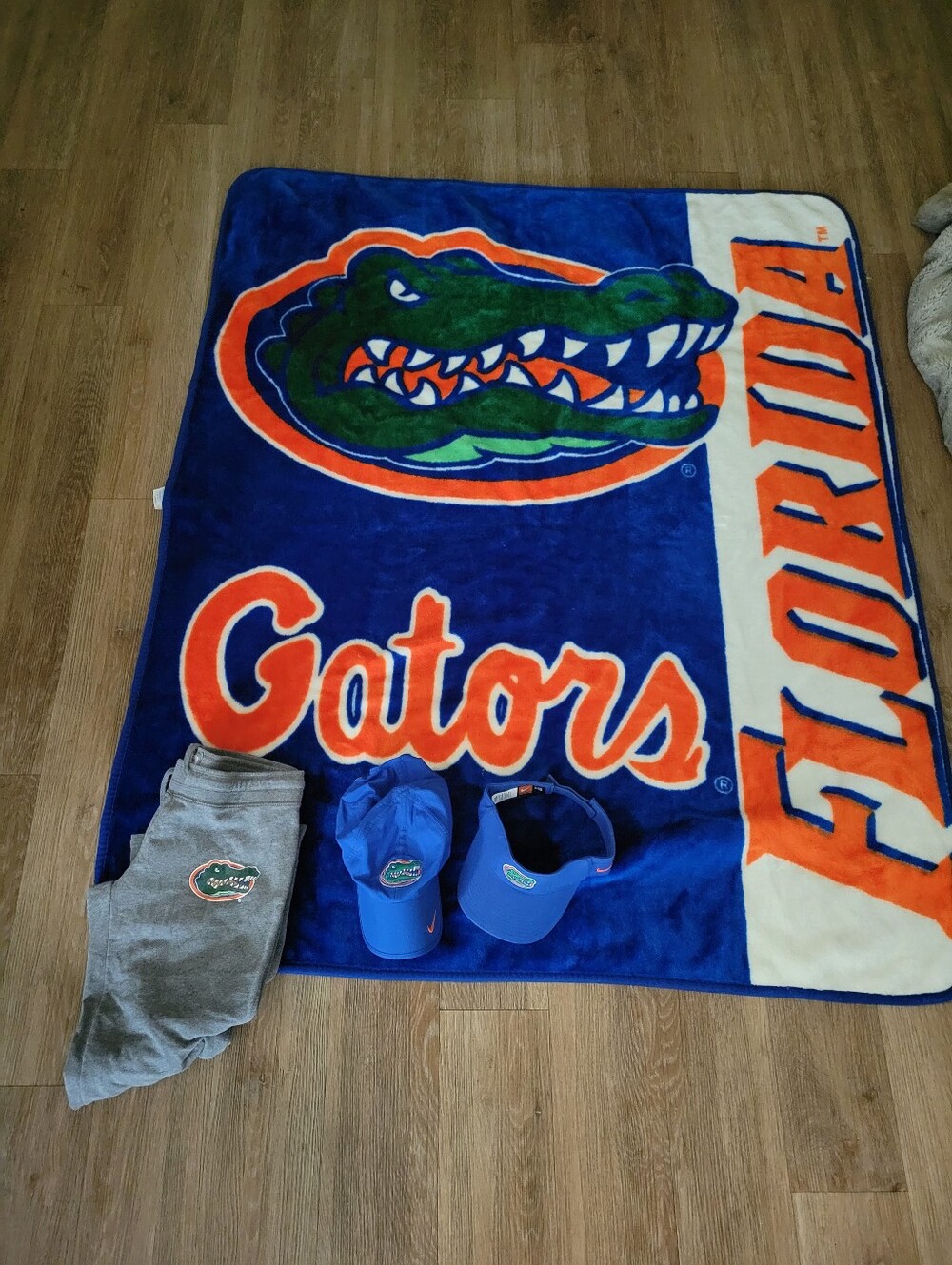 Florida Gators Team Blanket with Logo - Blue & Orange Combo 2 Hats 1 Sweatpants